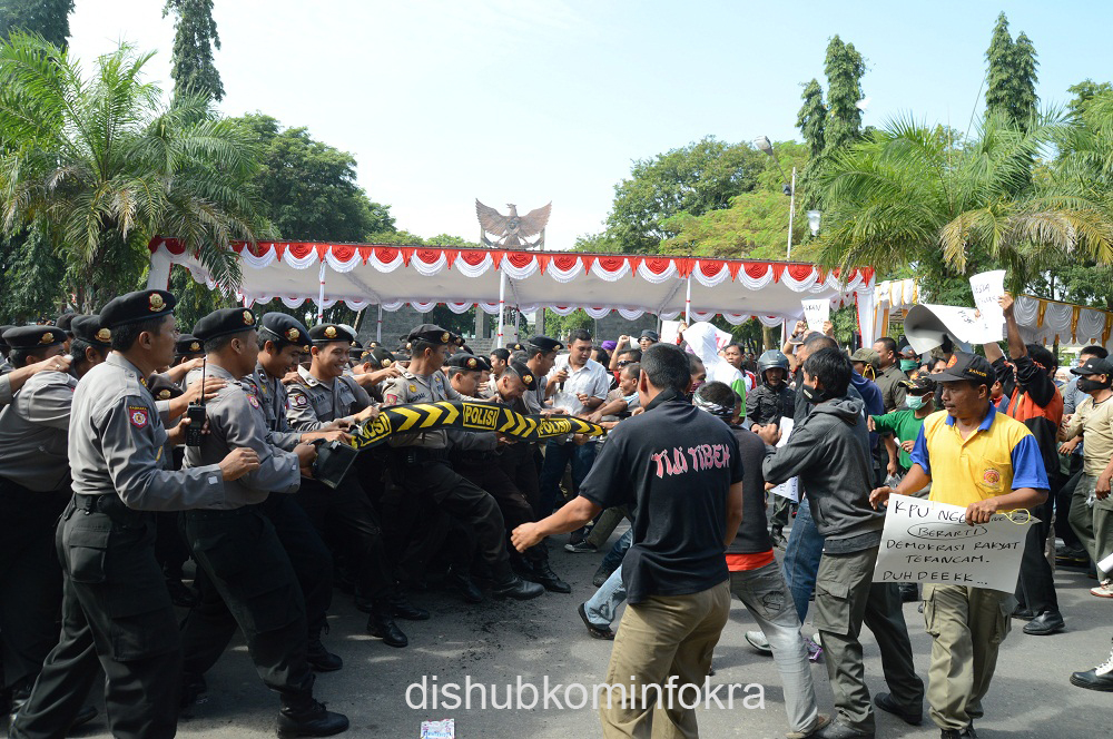 Polisi Berhasil Bubarkan “Masa Anarkis”