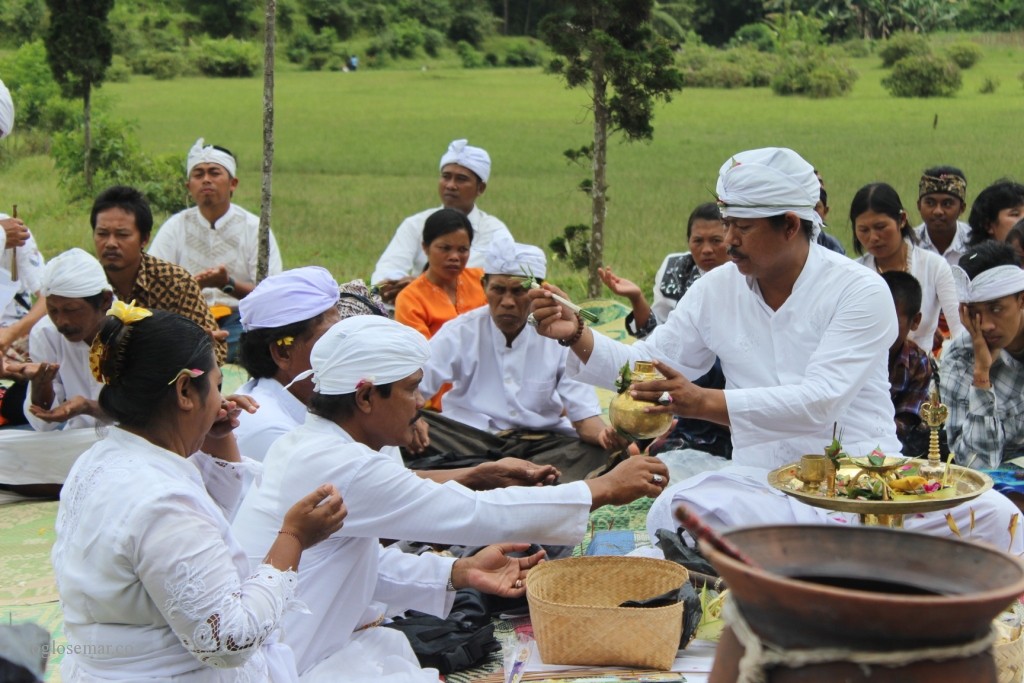 Upacara Melasti, Bersihkan Dosa dan Doakan Pemilu