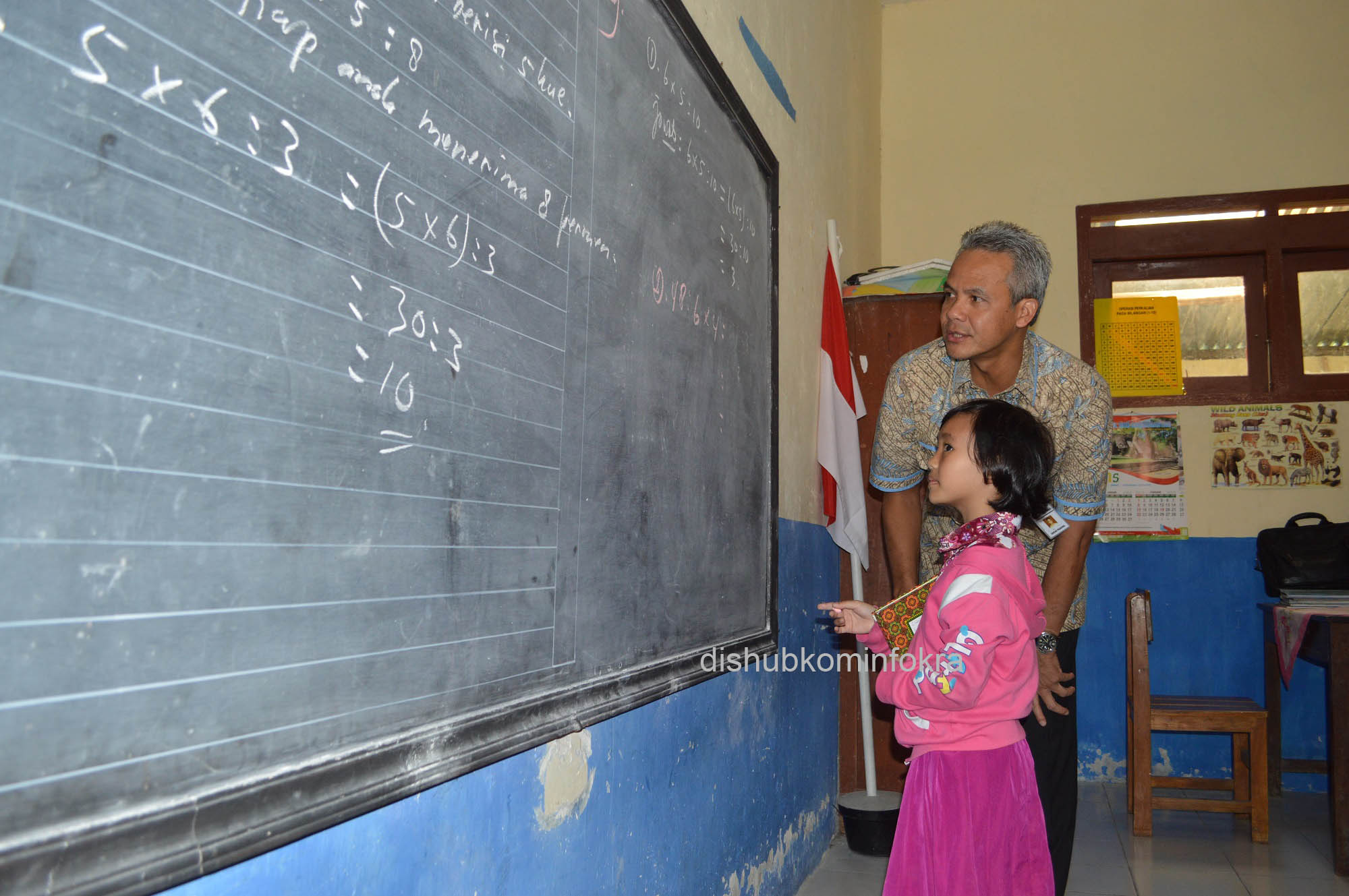 Saat Ganjar Pranowo Mengajar Di Sekolah