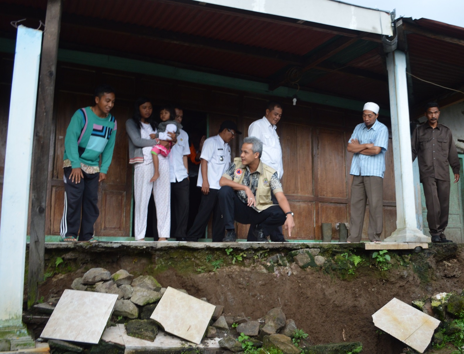 Relokasi Warga Terancam Longsor Tak Asal-Asalan