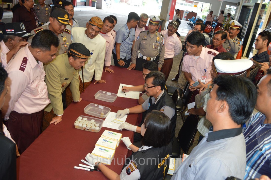 Pengemudi Angkutan Umum, Jalani Tes Urin