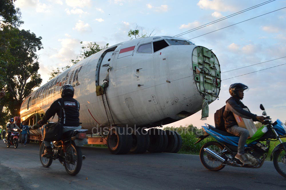 Pesawat Boeing 737-300 “Mendarat Mulus” di Karanganyar