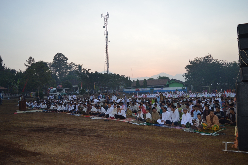 Bupati Karanganyar Laksanakan Sholat Ied di Kecamatan Jatipuro