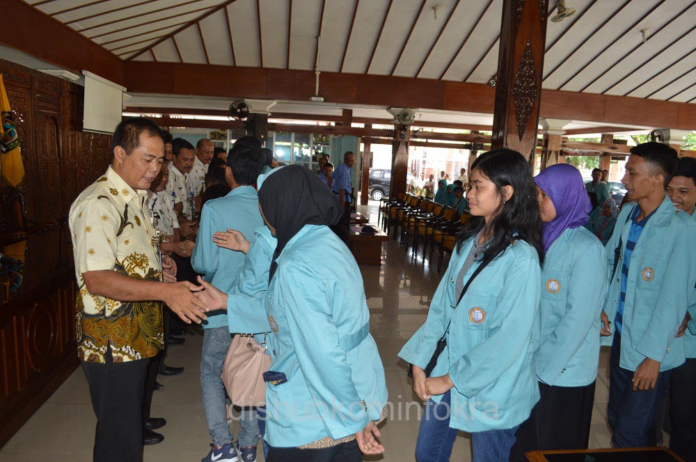 Mahasiswa UNS KKN di Karanganyar