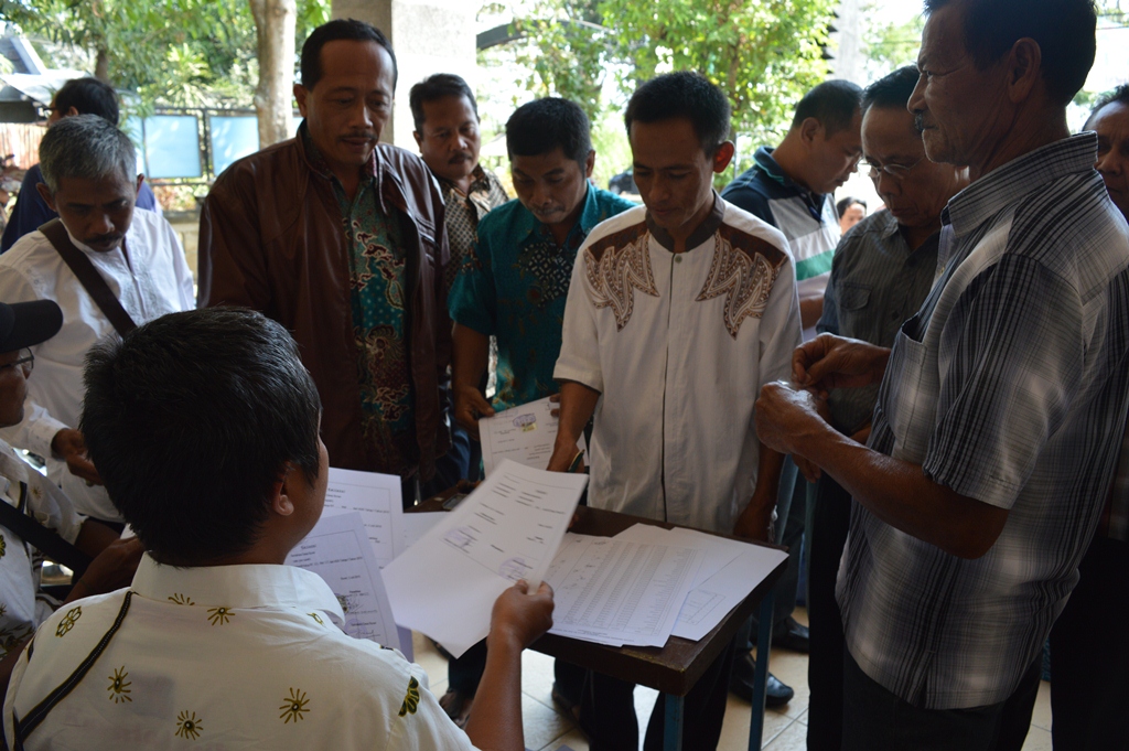 RT/RW Se Kecamatan Tasikmadu Terima Insentif