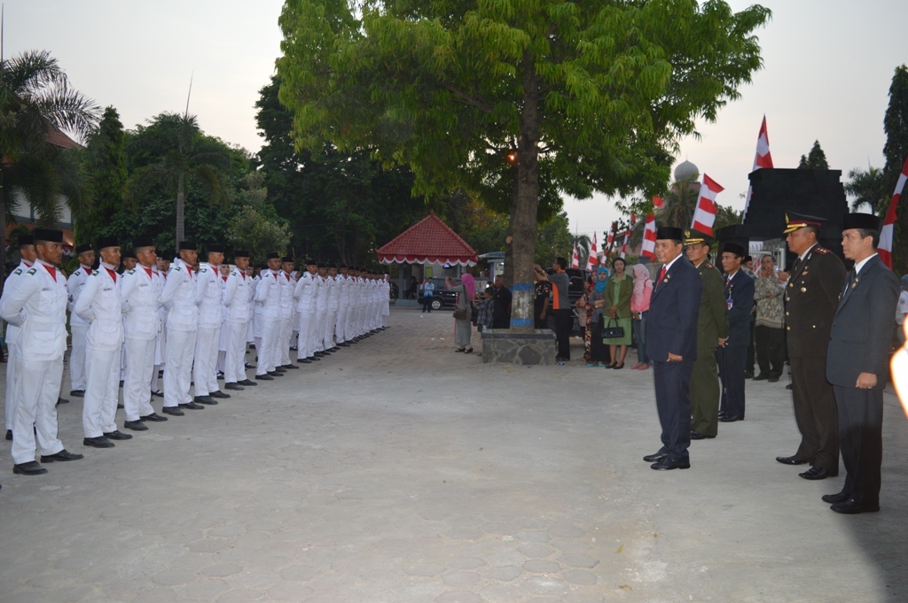 Penurunan Bendera HUT RI Ke 70