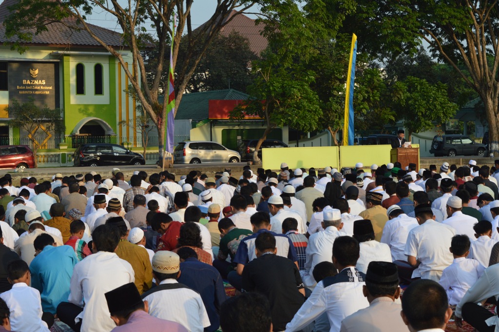 Pelaksanaan Sholat Idul Adha 1436H di Alun-alun Karanganyar