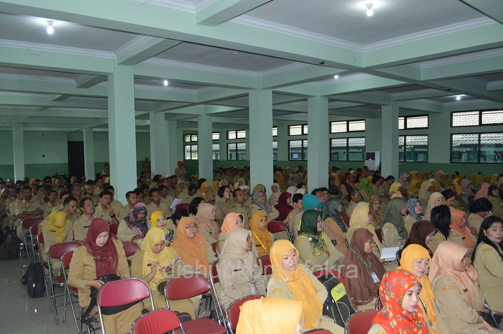Cari Guruku Idolaku, Saring 365 Guru
