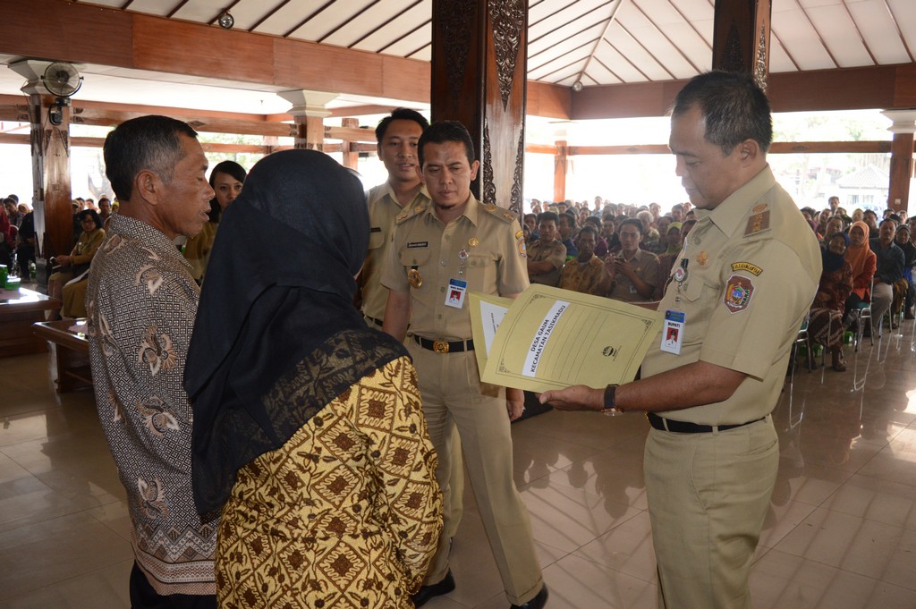 420 Unit Rumah Terima Stimulan APBD Karanganyar TA 2015