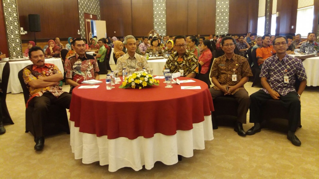 Gubernur Membuka Rapat Sinkronisasi dan Koordinasi bidang Kehumasan (BAKO HUMAS Provinsi jawa Tengah)