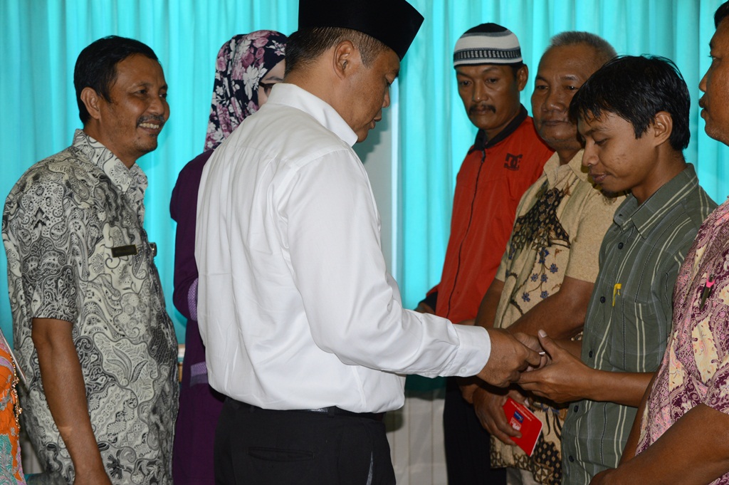 Sebelas Kelompok Tani Terima Bantuan Hibah APBD Kab. Karanganyar