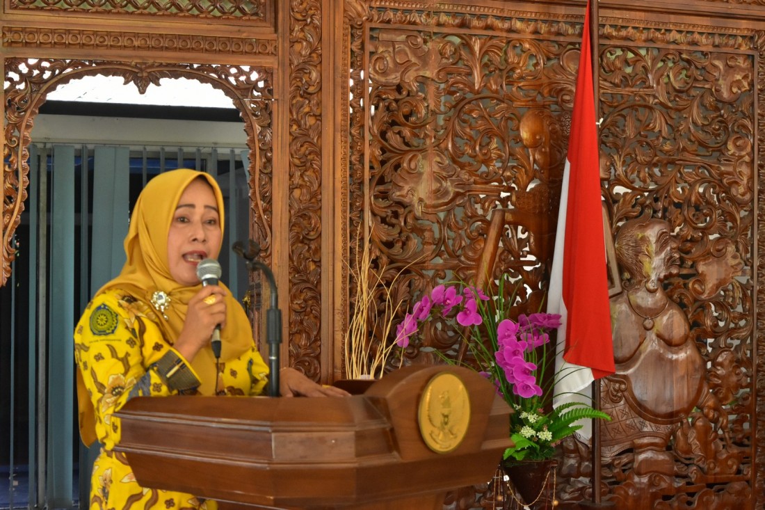 Piagam Penghargaan Bagi Anggota PKK Karanganyar