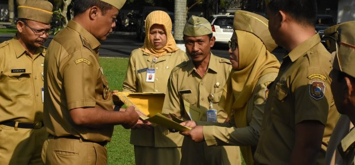 Bupati Karanganyar Serahkan SK Kenaikan Pangkat