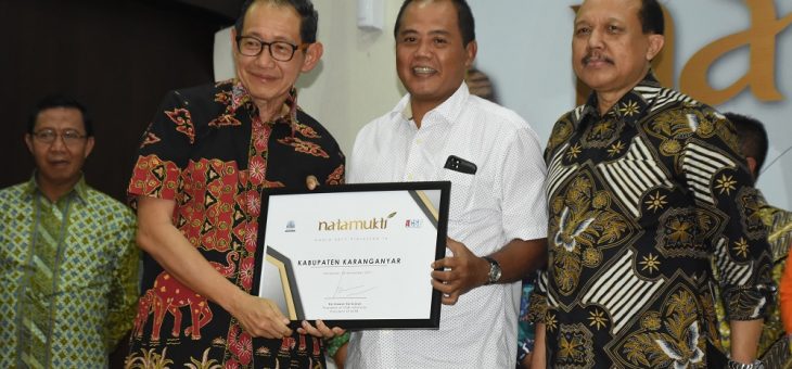 Bupati Karanganyar Terima Penghargaan Natamukti 2017