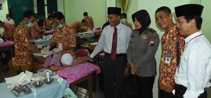 Membludak, Tembus 300 Anak