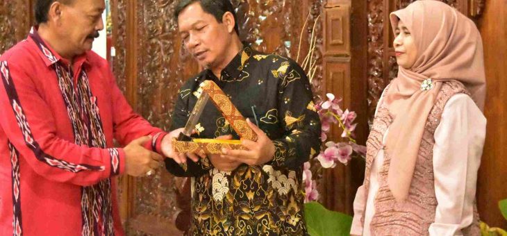 Pelepasan Kepala Pengadilan Agama di Pendopo Rumah Dinas Bupati