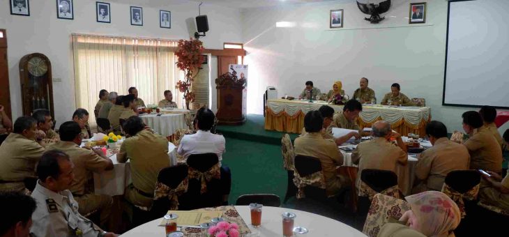 Camat Harus Dekat Dengan Masyarakat