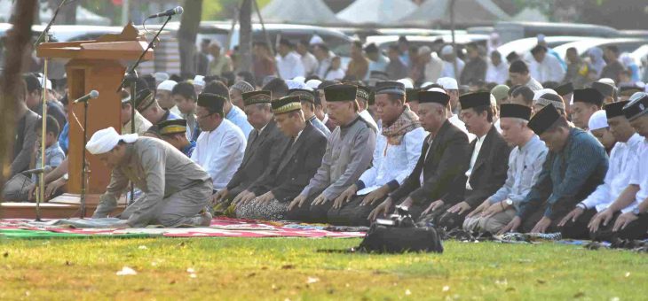 Alun-Alun Karanganyar Dipenuhi Jama’ah Sholat IED