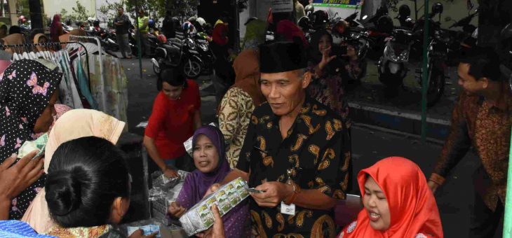 MENJELANG LEBARAN, PEMKAB GELAR PASAR MURAH