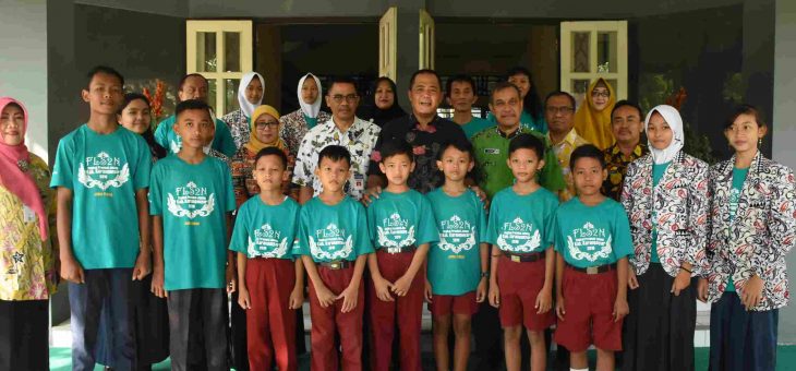BUPATI MELEPAS PESERTA FESTIVAL LOMBA SENI SISWA NASIONAL (FLS2N)  