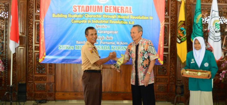 STIKes Mitra Husada Karanganyar Adakan Stadium General