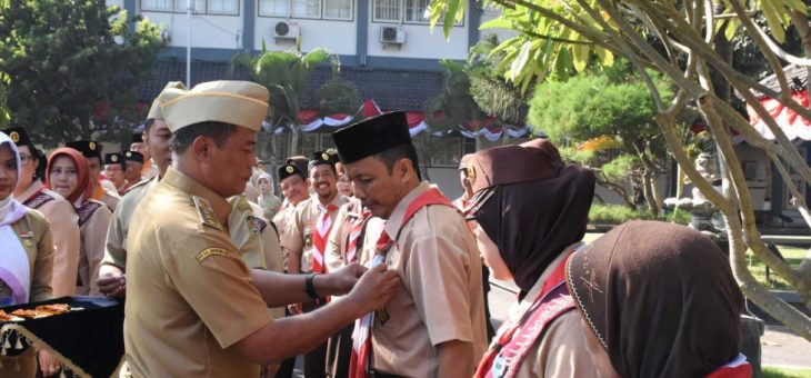 Pemberian Penghargaan Pada Upacara Hari Pramuka ke-57