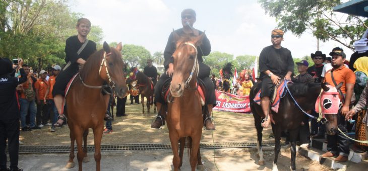 Ribuan Warga Antusias Saksikan Karnaval Kemerdekaan