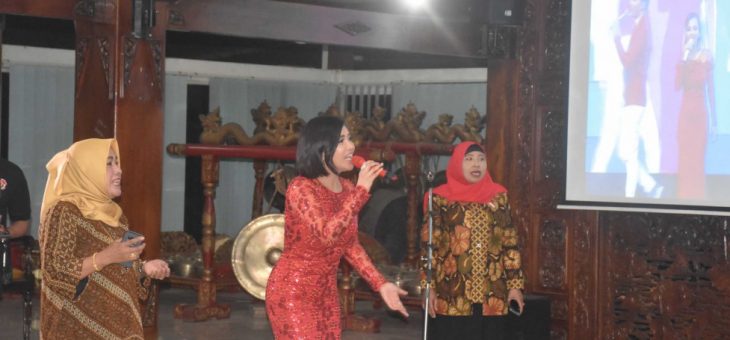 Denada Minta Doa Untuk Anaknya