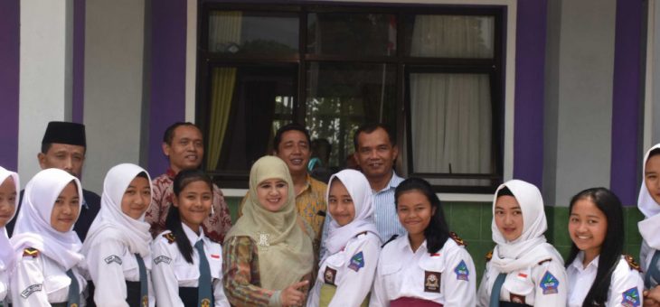 Anggota DPR RI Ngajar Di SMK Ngargoyoso