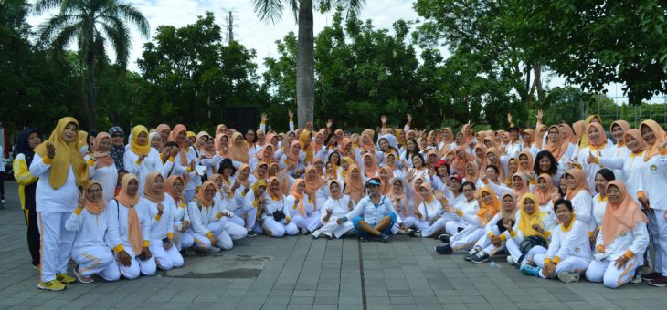 Memperingati HUT ke 19 DWP Adakan Senam Bersama