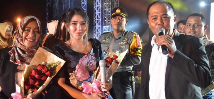 Bupati Karanganyar Duet Dengan Nella Karisma Dan Via Vallen