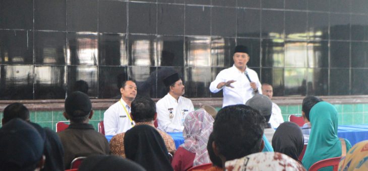 Penyerahan Sertifikat Program Pendaftaran Tanah Sistematik Lengkap (PTSL)