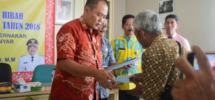 51 Kelompok Ternak di Karanganyar Terima Bantuan Hibah