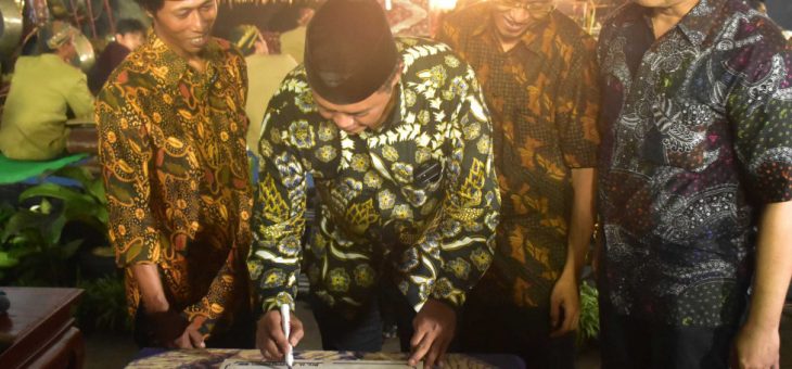 Dalang Ki Setiaji Suguhkan Penampilan Energik