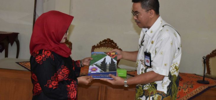Ratusan Mahasiswa Unisri ‘Nimba Ilmu’ Ke Karanganyar