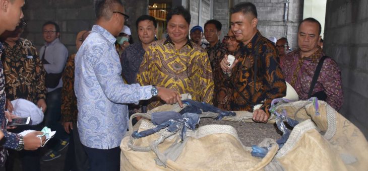 Kunjungan Menteri Perindustrian dan Menteri Sosial Ke Industri Daur Ulang PT. Hilon