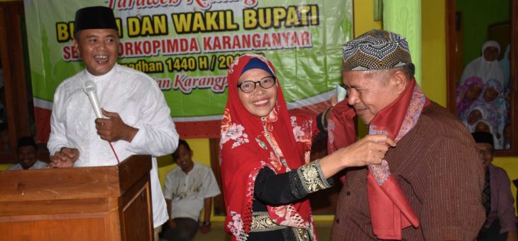 Tarling di Desa Salam, Bupati Karanganyar Beri Reward Kepada Seorang Ibu Yang Berhasil Khatam Al-Qur’an