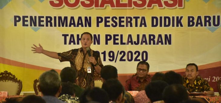 Bupati Sosialisasikan PPDB Untuk Kapsek dan Camat, Masyarakat Dihimbau Tak Usah Kawatir