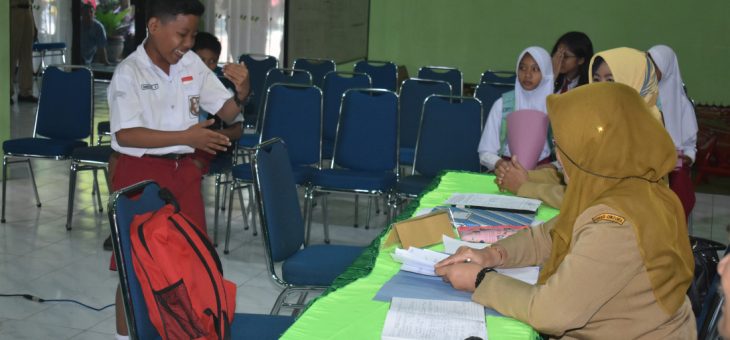 Sodorkan Prestasi Juara Pantomin Nasional, Marcelino Dites di SMPN 1 Karanganyar