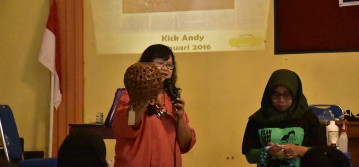 Mahasiswa KKN UNS, Ajak Tanggulangi Masalah Sampah, Beri Teknik Mengelolanya