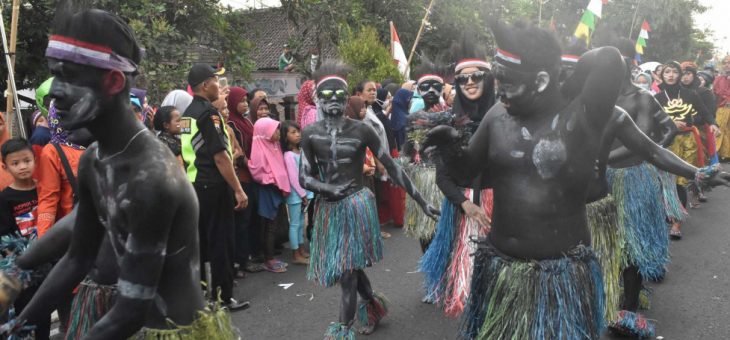 SEMARAK KEMERIAHAN KARNAVAL PEMBANGUNAN HUT RI KE-74 DI KECAMATAN JUMANTONO KABUPATEN KARANGANYAR