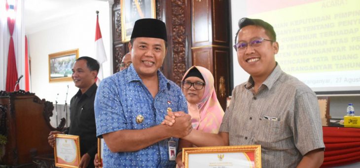 Rapat Paripurna Penyempurnaan Hasil Evaluasi Gubernur terhadap Raperda RTRW