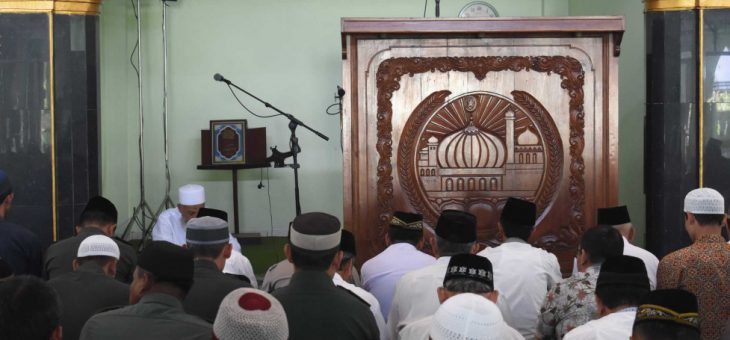 Sholat dan Dzikir Berjama’ah Di Hari Arofah