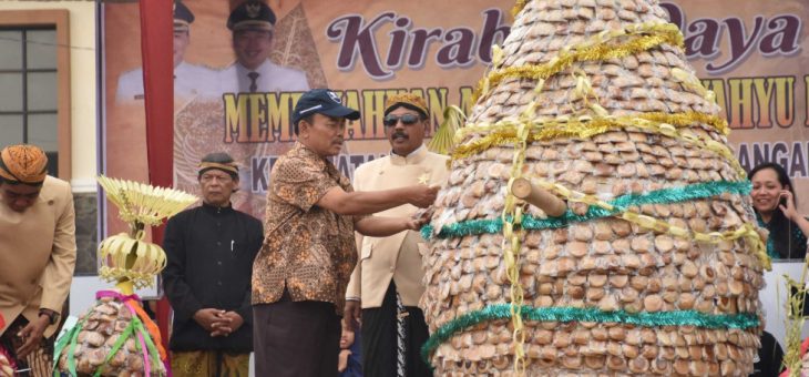 Upacara adat Wahyu Kliyu Dari Dusun Kendal, Desa Jatipuro