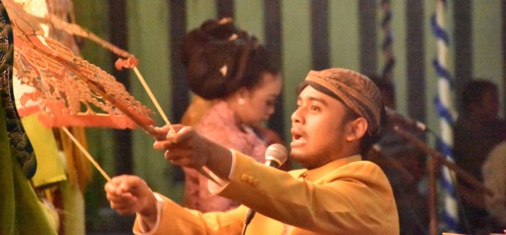 Wayangan Dengan Lakon Ponco Driyo Lair Dibawakan dalang Muda Halintar Cokro