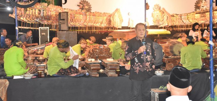 Bersih Dusun Warga Celeb Jaten Gelar Wayangan Semalam Suntuk