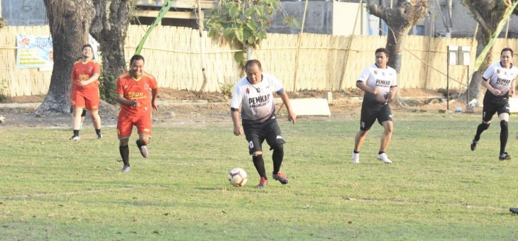 DUA GOL HANTARKAN PEMKAB MENANG ATAS DPRD KARANGANYAR