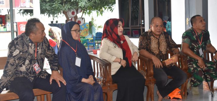 ANJANGSANA : Bupati Dan Wakil Bupati Silaturahmi Ke Mantan Bupati Karanganyar Di Semarang, Jogja