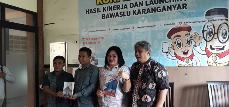 Konferensi Pers Bawaslu Karanganyar