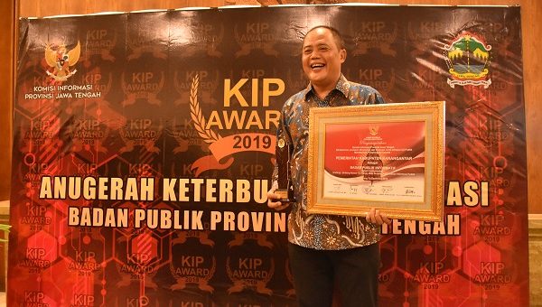 Penerimaan Penghargaan KIP Award 2019 Kategori Badan Publik Pemerintah Kabupaten/Kota